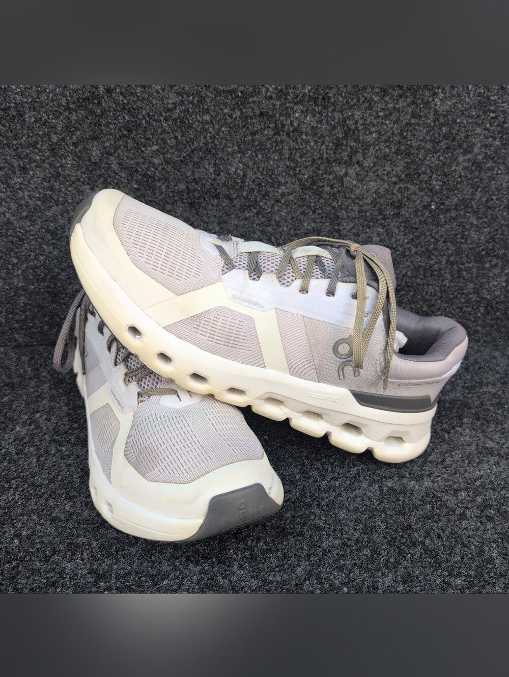 On Cloudrunner 2 Sneakers Mens 10.5 White Gray Athletic Road Trail Running Shoes